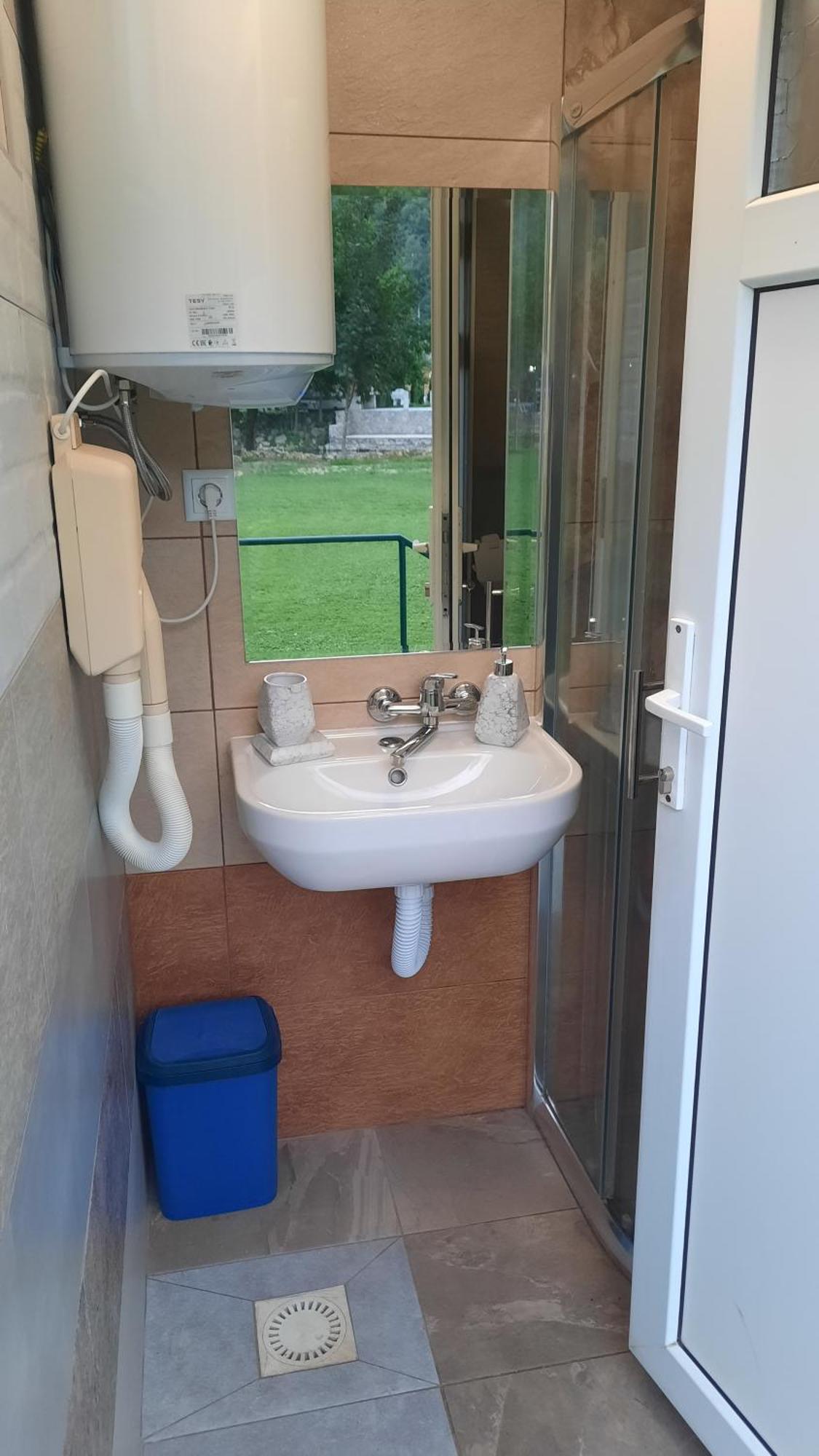 クレン・ヴァクフHacienda Burzicアパートメント エクステリア 写真